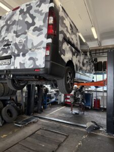 Átlagos nap a Nyiri Repair autószerviz műhelyében